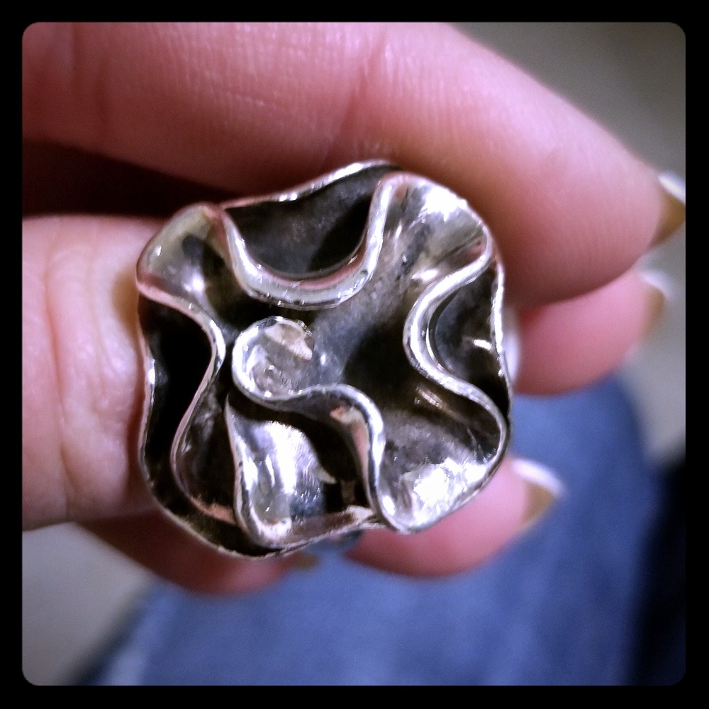 Authentic Silpada Flower Ring